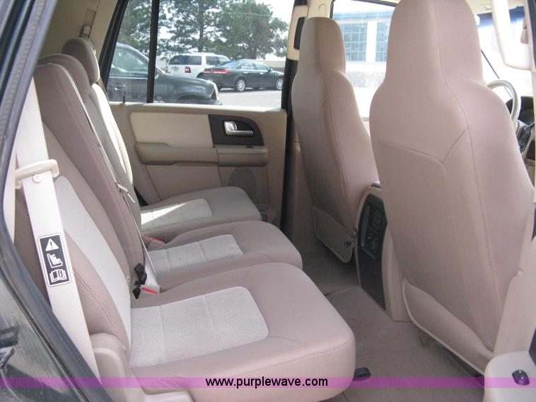 image for item 8014 2004 Ford Expedition XLT SUV