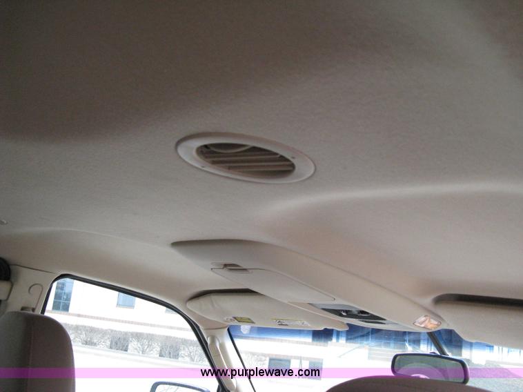 image for item 8014 2004 Ford Expedition XLT SUV