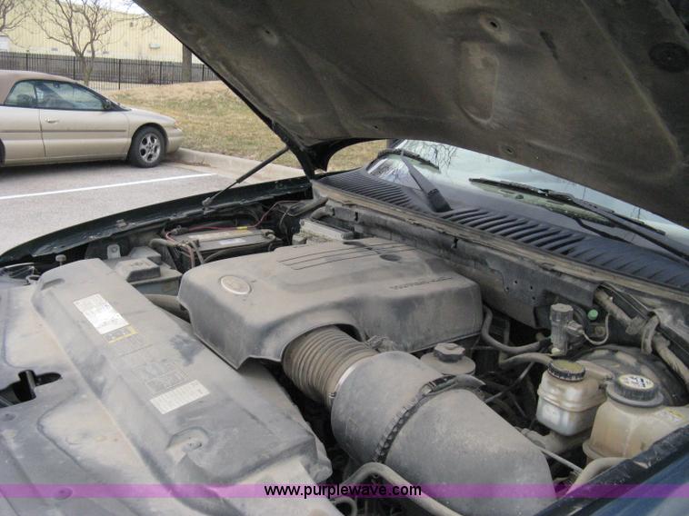 image for item 8014 2004 Ford Expedition XLT SUV