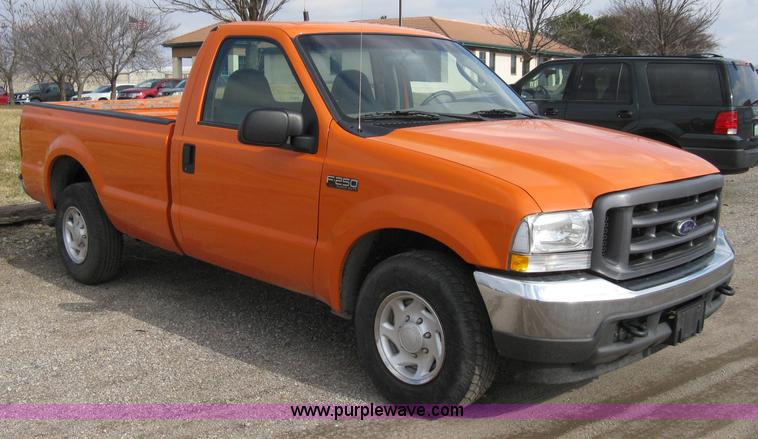 image for item 8015 2004 Ford F250 XL Super Duty long bed pickup truck