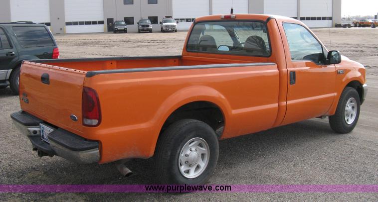image for item 8015 2004 Ford F250 XL Super Duty long bed pickup truck