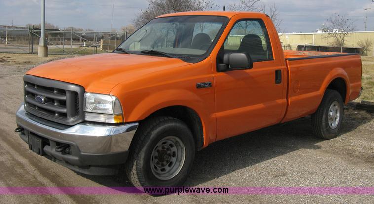 image for item 8015 2004 Ford F250 XL Super Duty long bed pickup truck