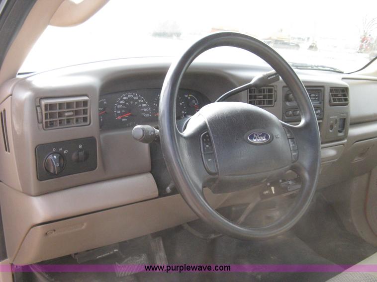 image for item 8015 2004 Ford F250 XL Super Duty long bed pickup truck