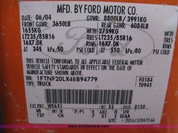 image for item 8015 2004 Ford F250 XL Super Duty long bed pickup truck