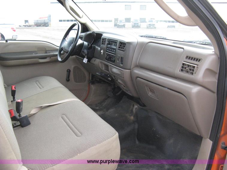 image for item 8015 2004 Ford F250 XL Super Duty long bed pickup truck