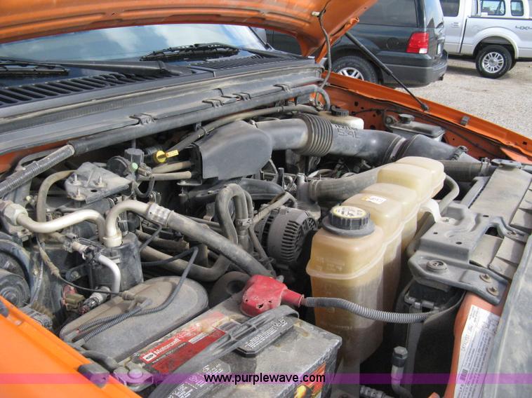 image for item 8015 2004 Ford F250 XL Super Duty long bed pickup truck