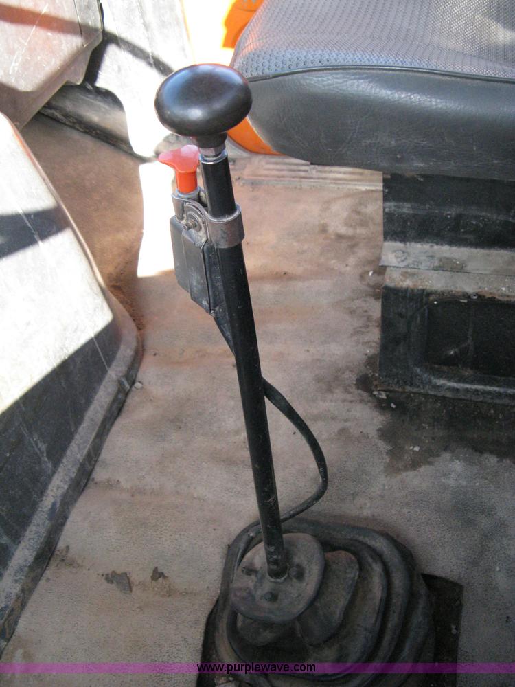 image for item 8016 1990 Ford LN7000 lube truck