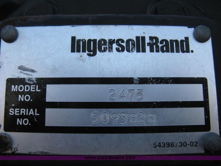 image for item 8016 1990 Ford LN7000 lube truck