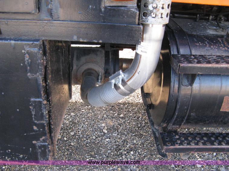 image for item 8016 1990 Ford LN7000 lube truck