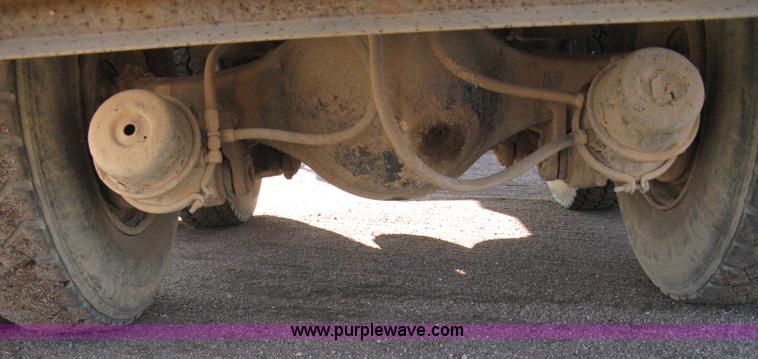 image for item 8017 1985 International F2674 water truck