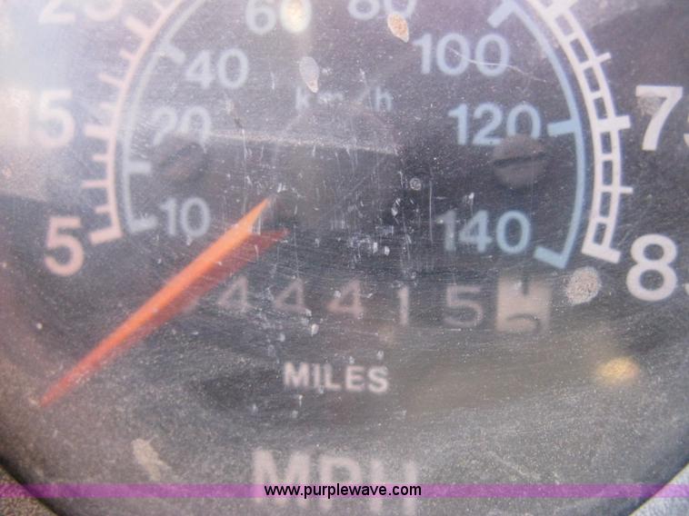 image for item 8017 1985 International F2674 water truck