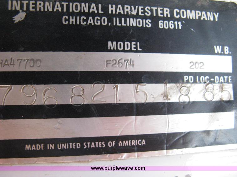 image for item 8017 1985 International F2674 water truck