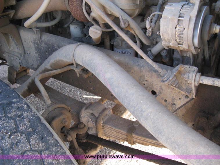 image for item 8017 1985 International F2674 water truck