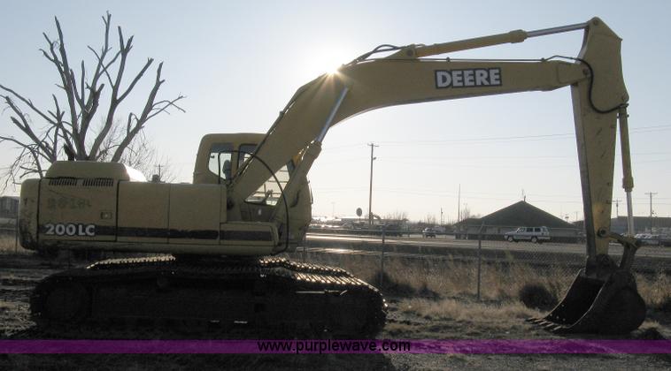 image for item 8019 John Deere 200LC excavator