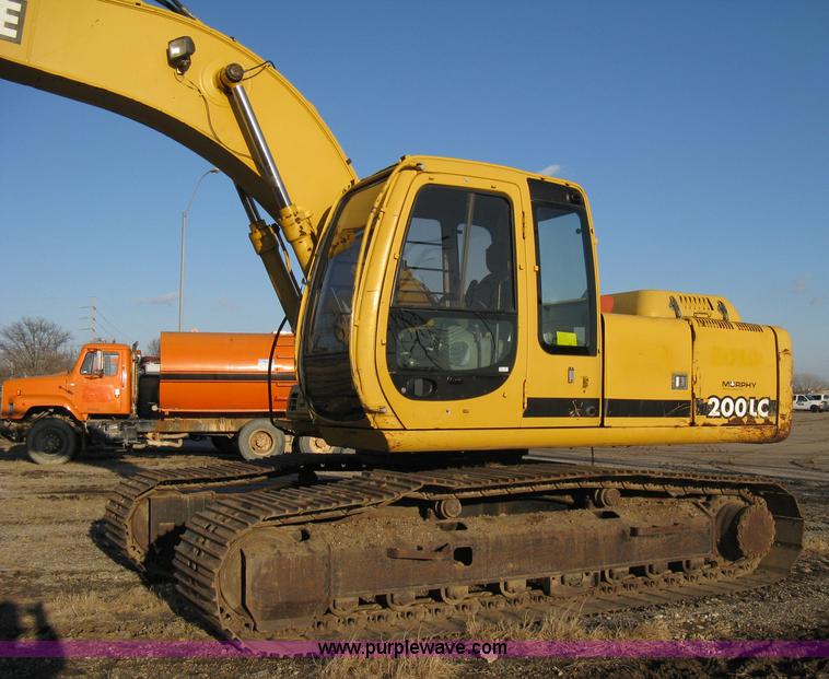 image for item 8019 John Deere 200LC excavator