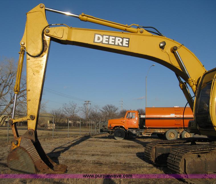 image for item 8019 John Deere 200LC excavator