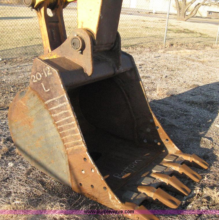 image for item 8019 John Deere 200LC excavator
