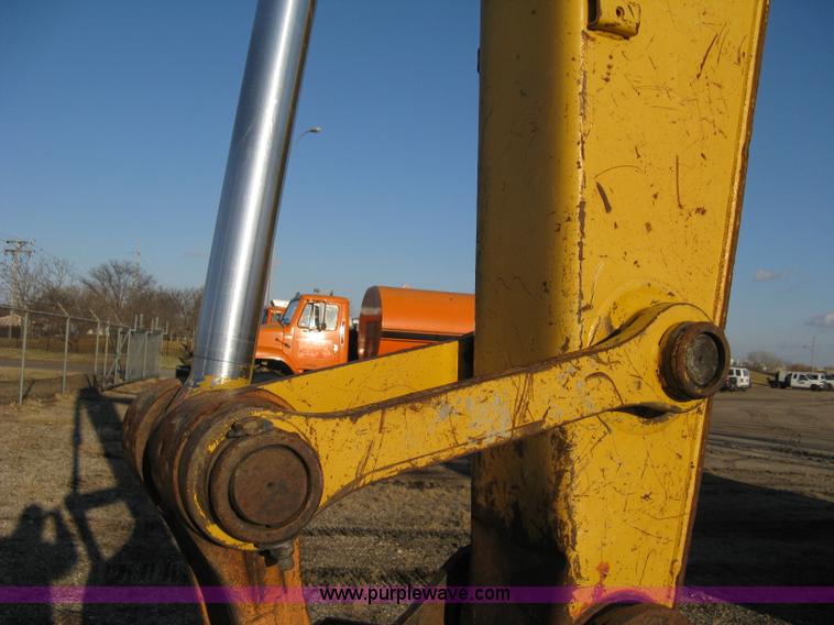 image for item 8019 John Deere 200LC excavator