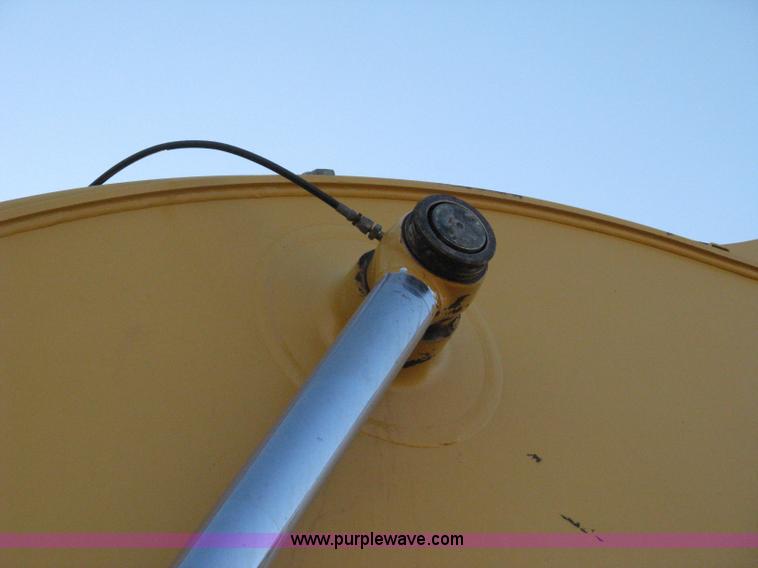 image for item 8019 John Deere 200LC excavator