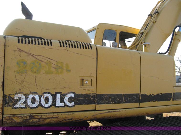 image for item 8019 John Deere 200LC excavator