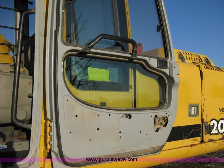 image for item 8019 John Deere 200LC excavator