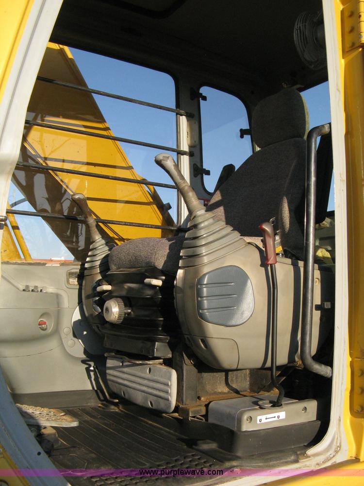 image for item 8019 John Deere 200LC excavator