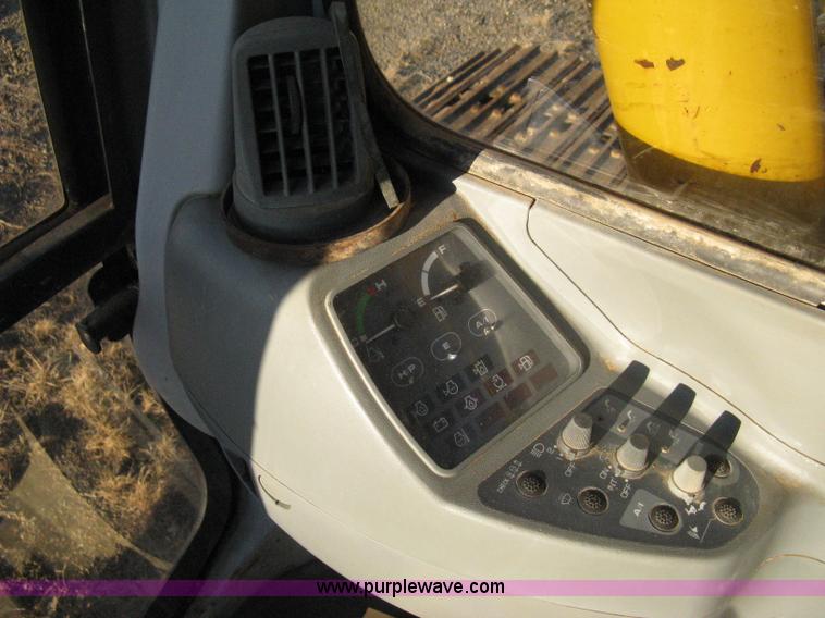 image for item 8019 John Deere 200LC excavator