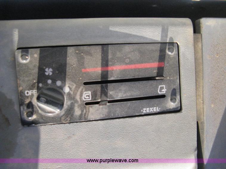 image for item 8019 John Deere 200LC excavator