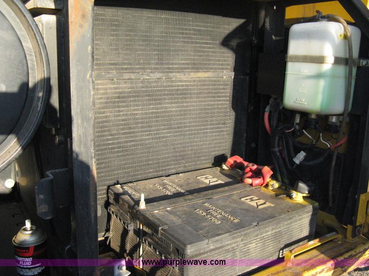 image for item 8019 John Deere 200LC excavator