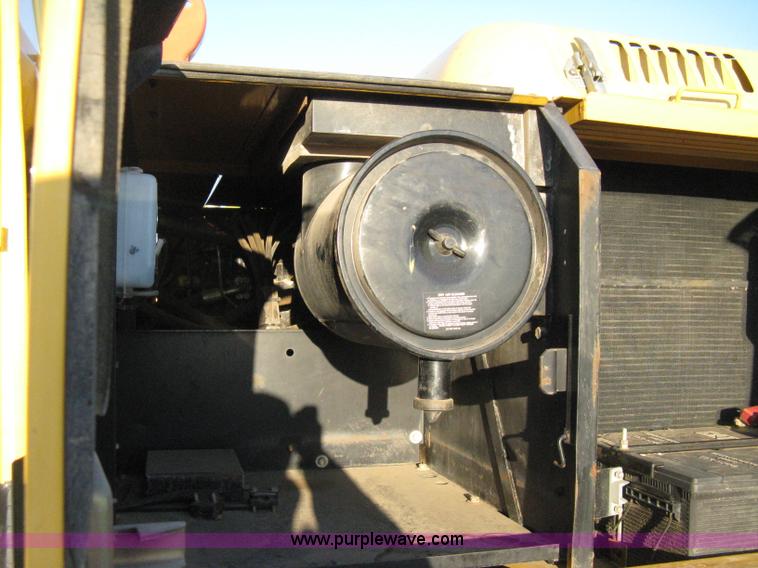 image for item 8019 John Deere 200LC excavator