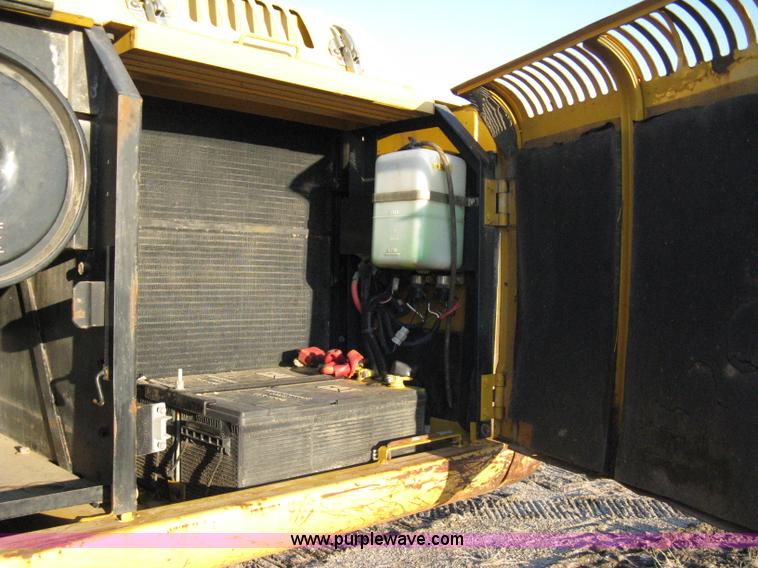 image for item 8019 John Deere 200LC excavator