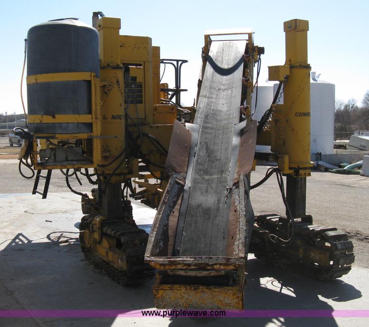 image for item 8020 Gomaco GT3600 curb machine