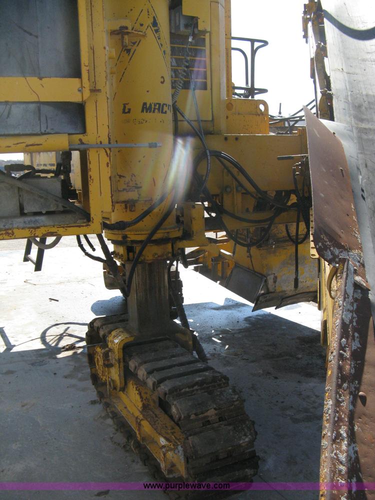 image for item 8020 Gomaco GT3600 curb machine