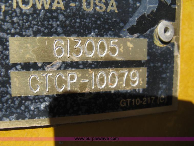 image for item 8020 Gomaco GT3600 curb machine