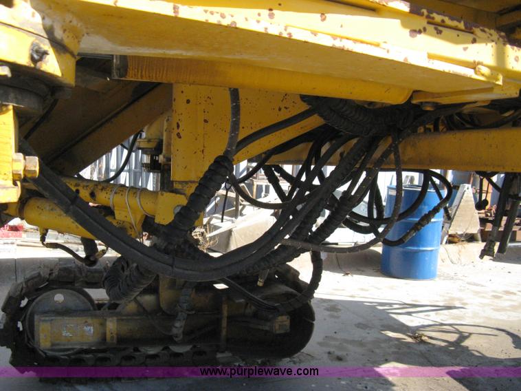 image for item 8020 Gomaco GT3600 curb machine