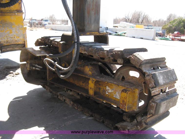 image for item 8020 Gomaco GT3600 curb machine