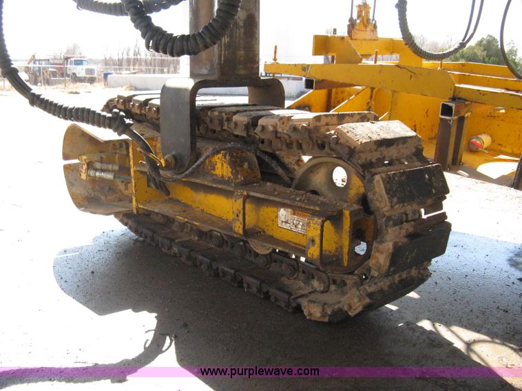 image for item 8020 Gomaco GT3600 curb machine