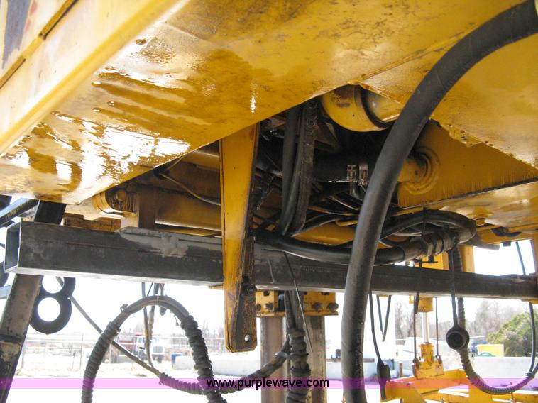 image for item 8020 Gomaco GT3600 curb machine