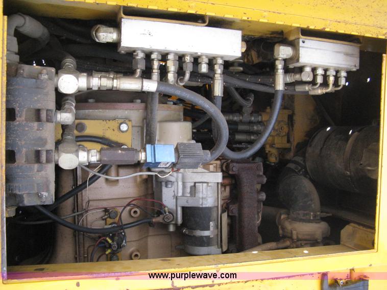 image for item 8020 Gomaco GT3600 curb machine