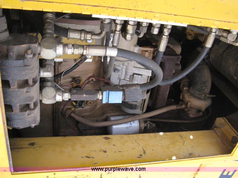 image for item 8020 Gomaco GT3600 curb machine