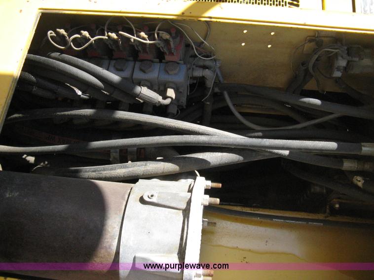 image for item 8020 Gomaco GT3600 curb machine