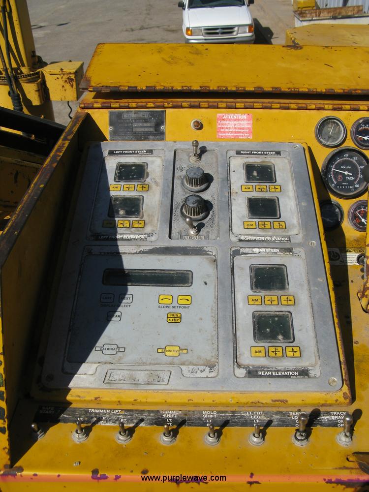 image for item 8020 Gomaco GT3600 curb machine