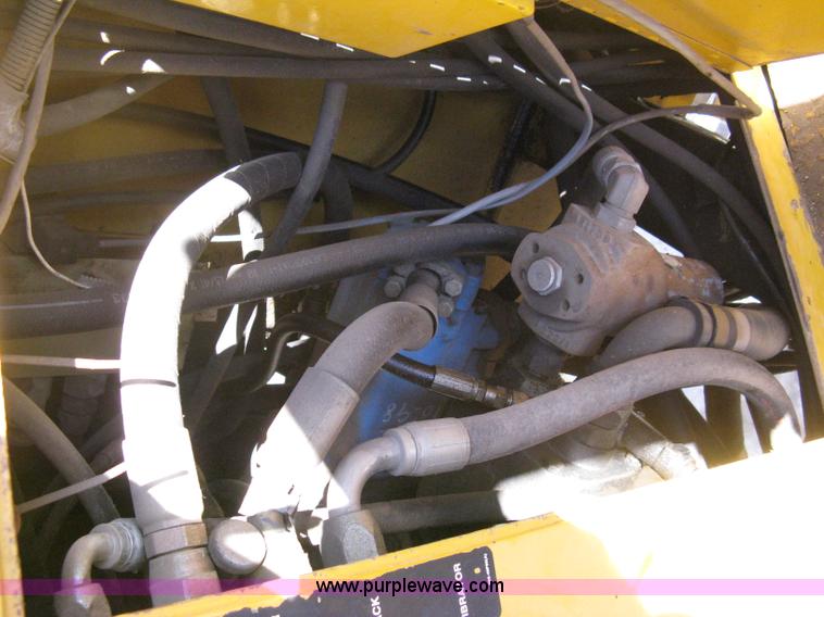 image for item 8020 Gomaco GT3600 curb machine