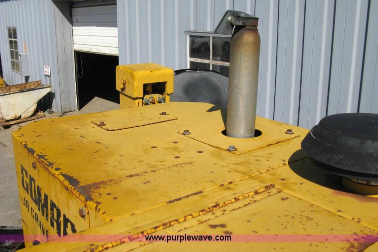 image for item 8020 Gomaco GT3600 curb machine