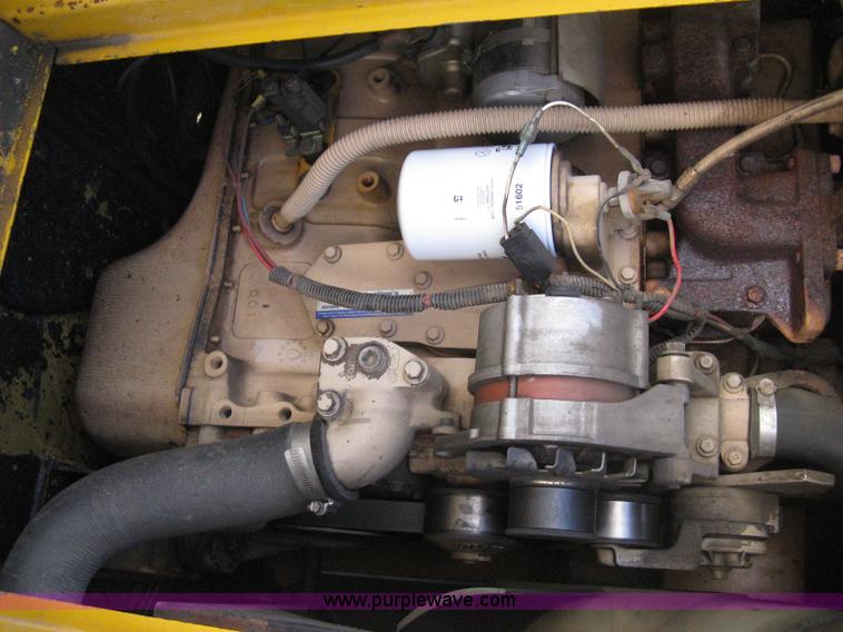 image for item 8020 Gomaco GT3600 curb machine