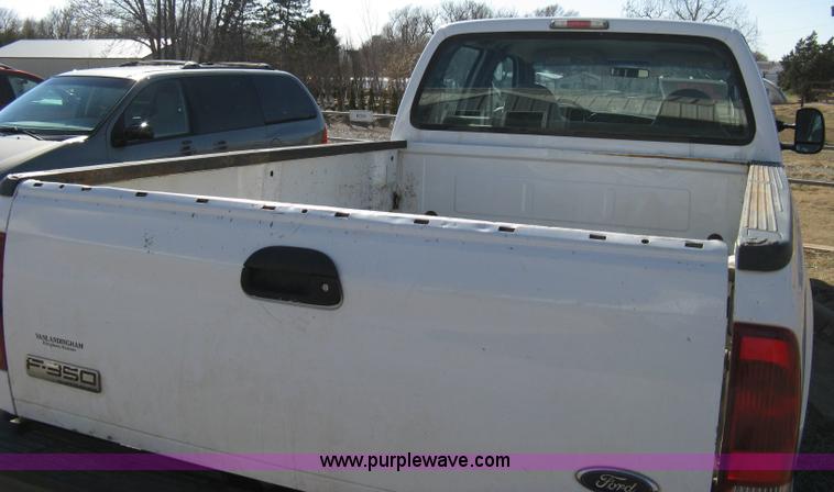 image for item 8021 2006 Ford F350 XL Super Duty crew cab pickup truck