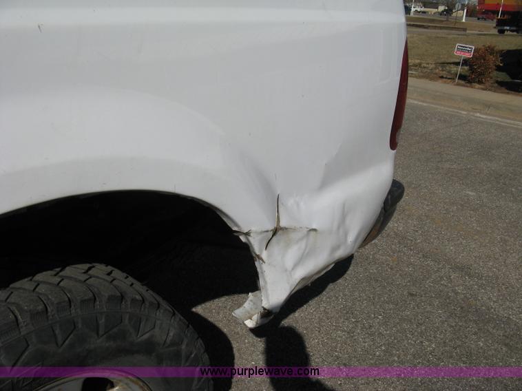 image for item 8021 2006 Ford F350 XL Super Duty crew cab pickup truck