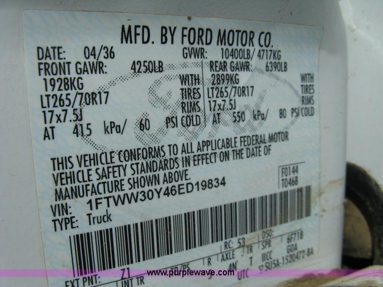 image for item 8021 2006 Ford F350 XL Super Duty crew cab pickup truck