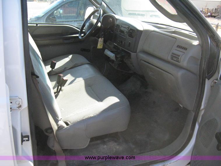 image for item 8021 2006 Ford F350 XL Super Duty crew cab pickup truck