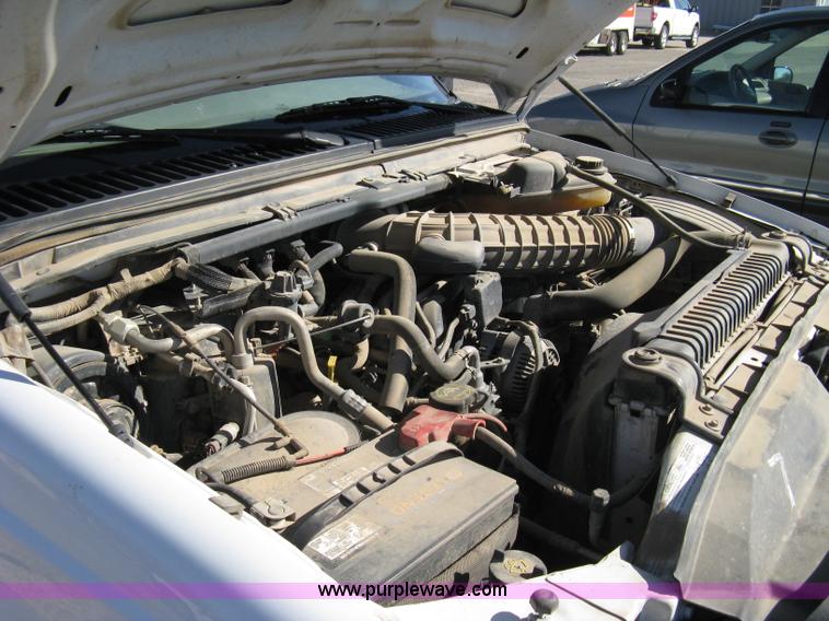 image for item 8021 2006 Ford F350 XL Super Duty crew cab pickup truck